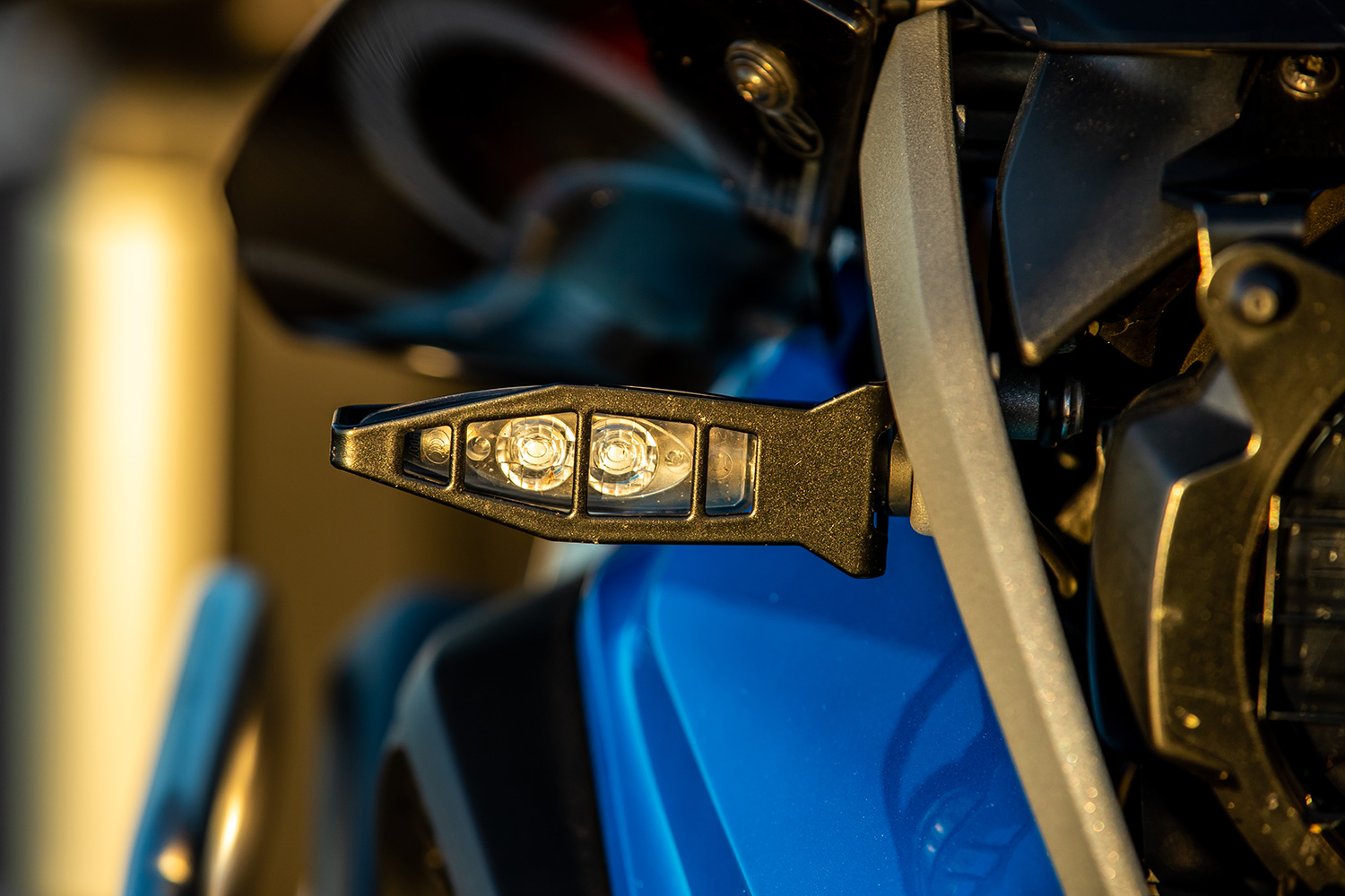 Couvercle de protection de grille légère Outil pratique pour protéger le  clignotant de la moto